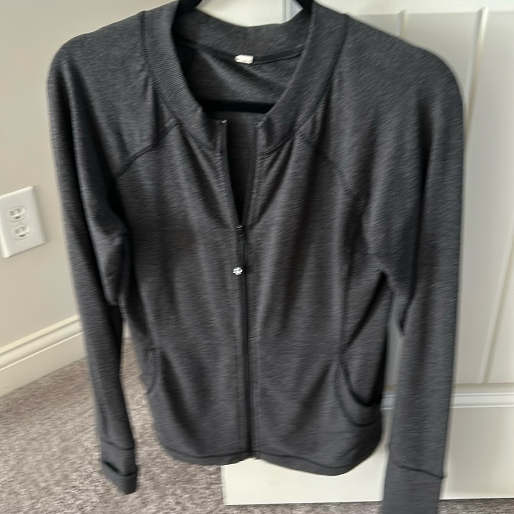 Lululemon zip up sweatshirt.. great shape!! Charcoal gray .. really cute